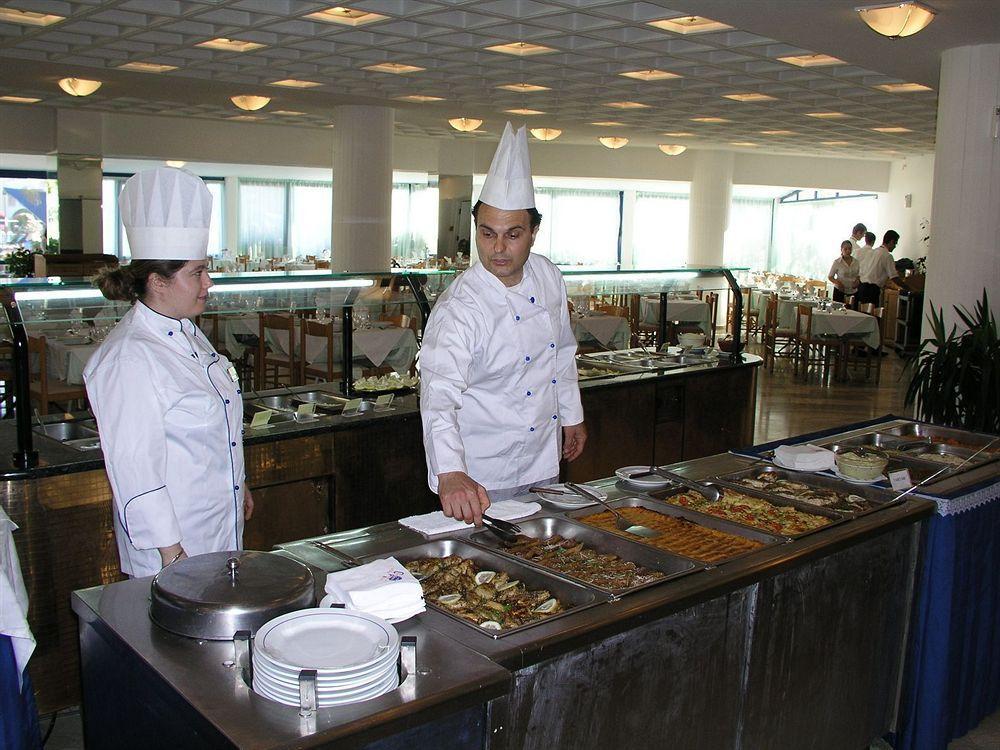 Argile Resort Mantzavináta Ristorante foto