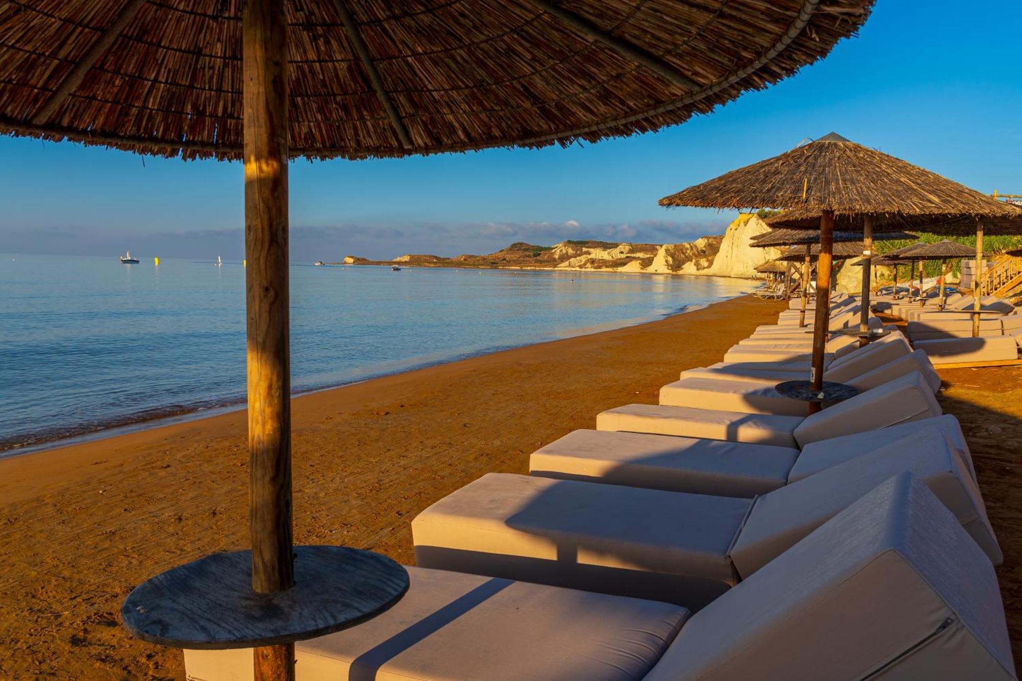Argile Resort Mantzavináta Esterno foto